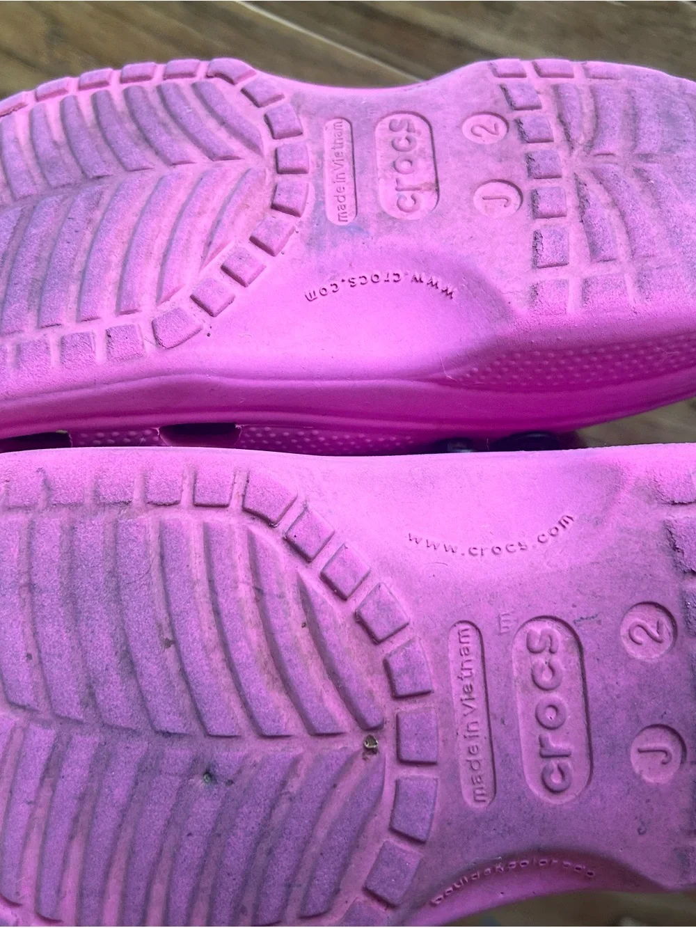 Kids Lightweight Slip-On crocs clogs - Pink and lilac purple glitter size 2